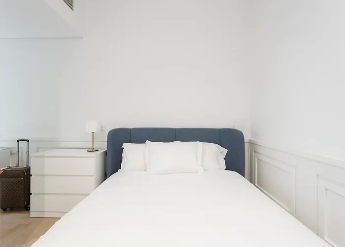 The Boulevard Apartment *