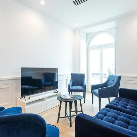 The Boulevard Apartment *